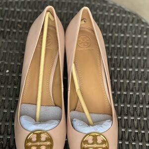 Tory Burch Chelsea 50 MM Pump-C /Nappa Leather GOan Sand 927